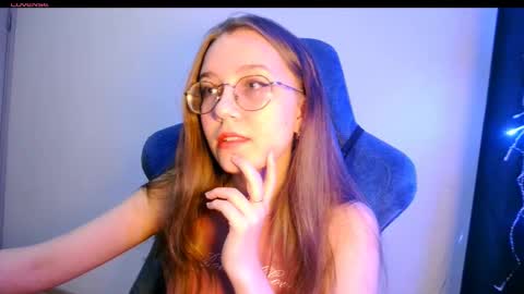 Snapshot of vivivivikkie chatting on March 2026 09:30:02 PM vivivivikkie online show from March 2026 09:30:02 PM