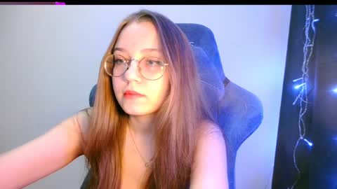 Snapshot of vivivivikkie chatting on April 2026 09:01:02 PM vivivivikkie online show from April 2026 09:01:02 PM