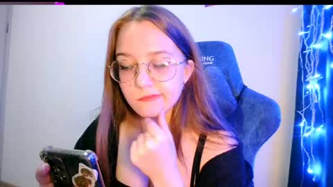 Snapshot of vivivivikkie chatting on April 2026 08:50:01 PM vivivivikkie online show from April 2026 08:50:01 PM