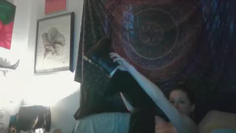 Snapshot of vixen1222 chatting on June 2026 02:05:02 AM vixen1222 online show from June 2026 02:05:02 AM