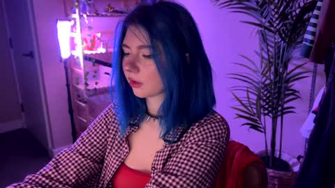 Polly  Online mostly at 9pm-2am UK Time online show from December 2025 06:46:02 PM