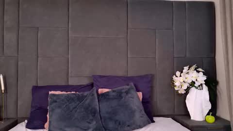 Snapshot of vixksaria chatting on March 2026 02:04:02 AM Vixsaria online show from March 2026 02:04:02 AM