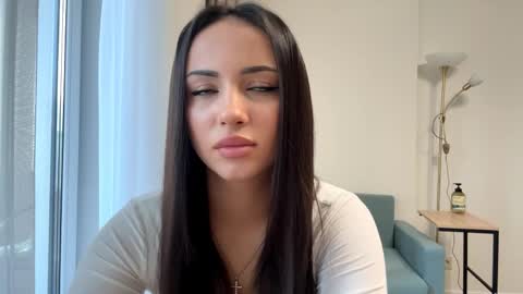 Snapshot of vixy_luna chatting on April 2026 01:41:01 PM Miss Mia online show from April 2026 01:41:01 PM