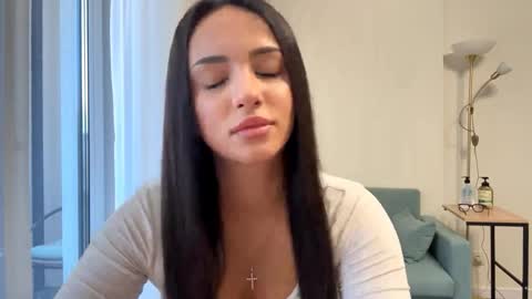 Snapshot of vixy_luna chatting on April 2026 11:26:01 AM Miss Mia online show from April 2026 11:26:01 AM