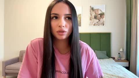 Snapshot of vixy_luna chatting on April 2026 04:42:02 PM Miss Mia online show from April 2026 04:42:02 PM