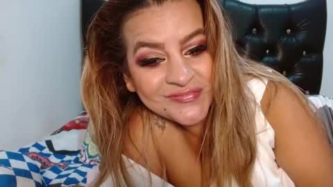 Venus online show from December 2025 01:00:01 AM