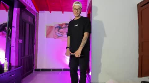 Snapshot of vlad__night chatting on May 2026 04:32:02 AM Vlad online show from May 2026 04:32:02 AM