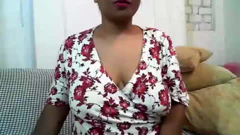 Snapshot of voagelle chatting on January 2025 02:38:02 PM voagelle online show from January 2025 02:38:02 PM