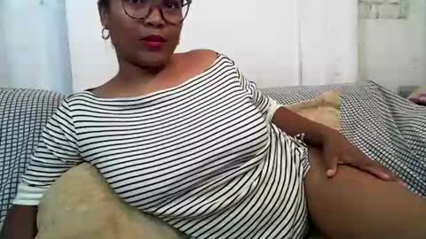 Snapshot of voagelle chatting on February 2025 06:38:01 PM voagelle online show from February 2025 06:38:01 PM