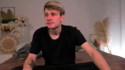 Snapshot of volan_starts chatting on February 2026 04:24:01 AM Dan online show from February 2026 04:24:01 AM