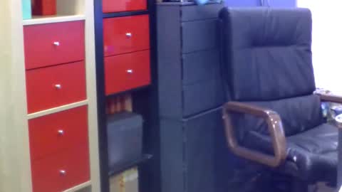 volpi72 online show from November 2025 06:30:02 PM