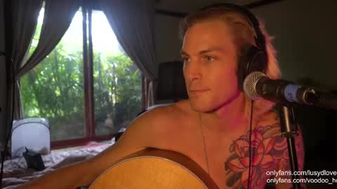 Voodoo and Lucy online show from September 2025 12:35:01 AM