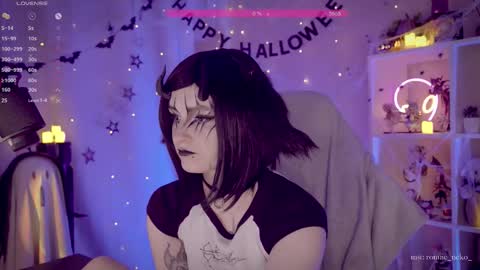 Snapshot of vronnier chatting on November 2025 05:15:01 PM vronnier online show from November 2025 05:15:01 PM