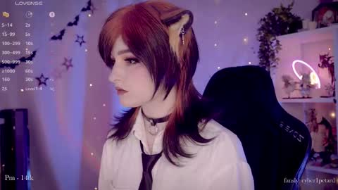 Snapshot of vronnier chatting on November 2025 03:26:02 PM vronnier online show from November 2025 03:26:02 PM