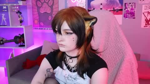 Snapshot of vronnier chatting on April 2026 03:57:01 PM vronnier online show from April 2026 03:57:01 PM