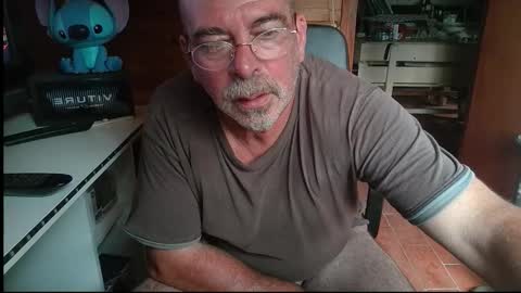 Snapshot of vuda77 chatting on September 2025 02:06:02 PM oscar online show from September 2025 02:06:02 PM