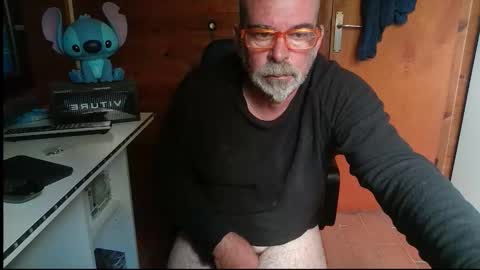 Snapshot of vuda77 chatting on October 2025 12:17:01 PM oscar online show from October 2025 12:17:01 PM