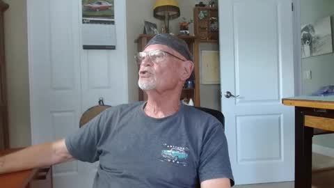 Snapshot of vueuorme chatting on April 2026 06:57:02 PM Vueuorme online show from April 2026 06:57:02 PM