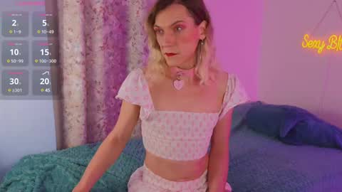 Vikky online show from February 2025 01:19:01 AM