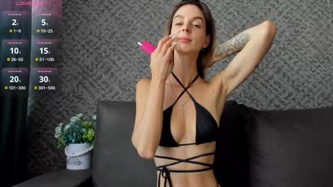 Snapshot of vvalkyriee chatting on September 2025 01:12:02 PM vvalkyriee online show from September 2025 01:12:02 PM