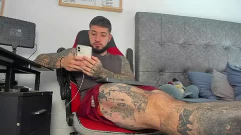 vyxen_ online show from March 2026 08:09:01 PM