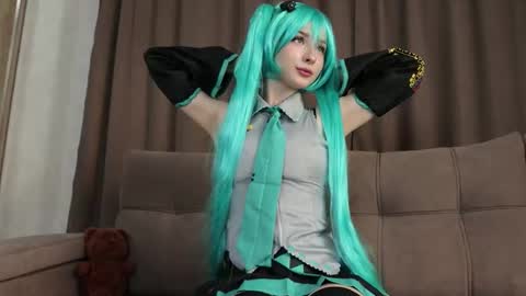 Snapshot of w1xll chatting on October 2025 04:13:01 AM Nana online show from October 2025 04:13:01 AM