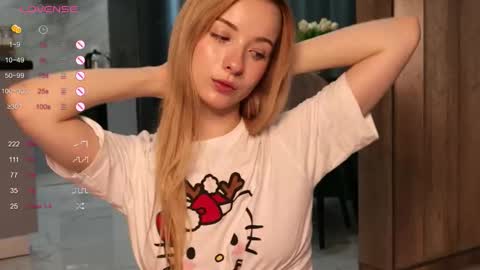 Snapshot of w1xll chatting on November 2025 04:55:02 AM Nana online show from November 2025 04:55:02 AM