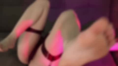 Snapshot of w1xll chatting on November 2025 04:05:01 AM Nana online show from November 2025 04:05:01 AM