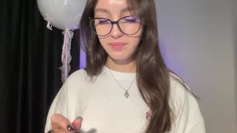 Snapshot of w33d7 chatting on February 2025 10:30:02 PM Alice Before pvt write to me in PM online show from February 2025 10:30:02 PM
