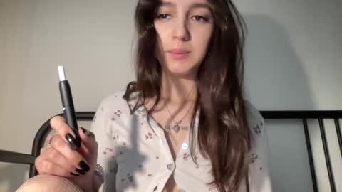 Snapshot of w33d7 chatting on February 2025 10:21:02 PM Alice Before pvt write to me in PM online show from February 2025 10:21:02 PM