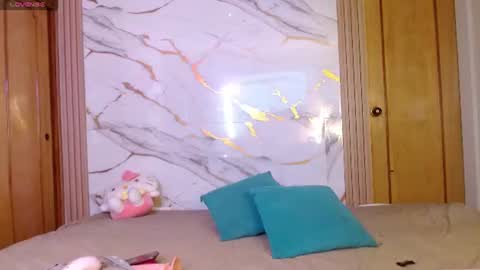 kitty SUPORT ME AND MY BABY SINGLE MOMY online show from July 2026 02:30:02 PM