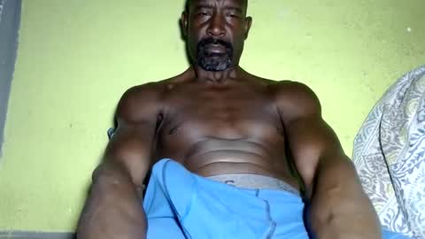 Snapshot of waleswusup chatting on December 2024 05:50:02 AM Champion Lover online show from December 2024 05:50:02 AM