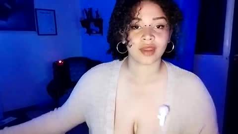 Snapshot of wallace_juli chatting on April 2026 08:55:01 PM Juli online show from April 2026 08:55:01 PM