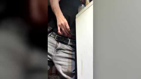 Snapshot of waltbkk chatting on April 2026 08:51:01 PM Walter online show from April 2026 08:51:01 PM