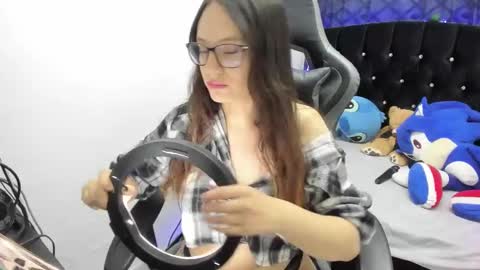 Snapshot of wanda_sg chatting on February 2025 02:05:01 PM Alexandra online show from February 2025 02:05:01 PM