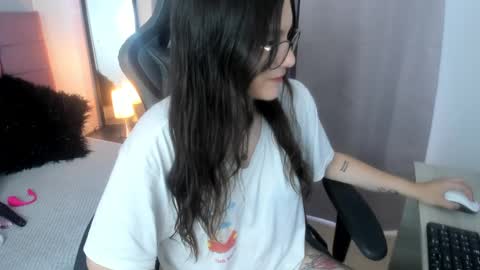 Snapshot of wanda_sg chatting on September 2025 07:14:02 PM Alexandra online show from September 2025 07:14:02 PM