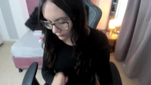 Snapshot of wanda_sg chatting on October 2025 04:29:01 PM Alexandra online show from October 2025 04:29:01 PM