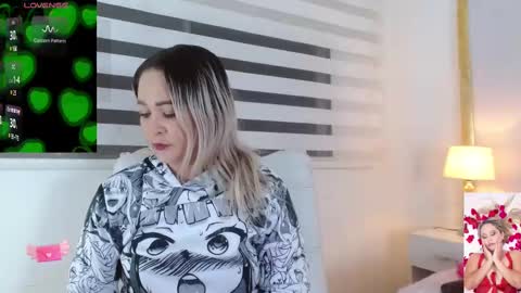 Snapshot of wandahairymilf chatting on March 2025 03:59:02 AM Wanda online show from March 2025 03:59:02 AM