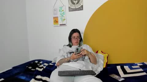 Waningrose  Lu online show from November 2025 06:40:02 PM