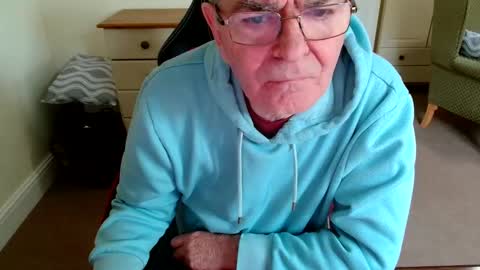 wanttobefree22 online show from October 2025 10:44:01 AM