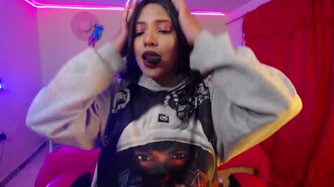 Snapshot of warisgoddes chatting on December 2024 08:11:01 AM EMILY online show from December 2024 08:11:01 AM