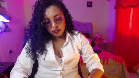 Snapshot of warisgoddes chatting on December 2024 08:02:01 PM EMILY online show from December 2024 08:02:01 PM