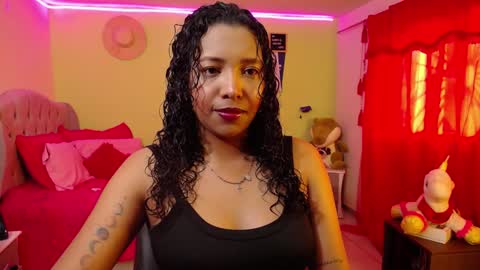 Snapshot of warisgoddes chatting on February 2025 10:17:02 PM EMILY online show from February 2025 10:17:02 PM