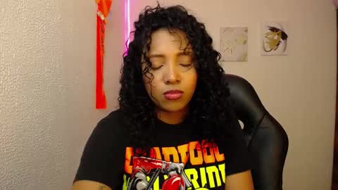 Snapshot of warisgoddes chatting on February 2025 06:34:02 PM EMILY online show from February 2025 06:34:02 PM