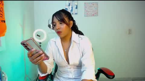 Snapshot of warisgoddes chatting on March 2026 10:10:01 AM EMILY online show from March 2026 10:10:01 AM