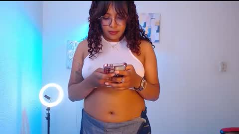 Snapshot of warisgoddes chatting on March 2026 11:31:02 PM EMILY online show from March 2026 11:31:02 PM