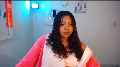 Snapshot of warisgoddes chatting on April 2026 01:11:02 AM EMILY online show from April 2026 01:11:02 AM