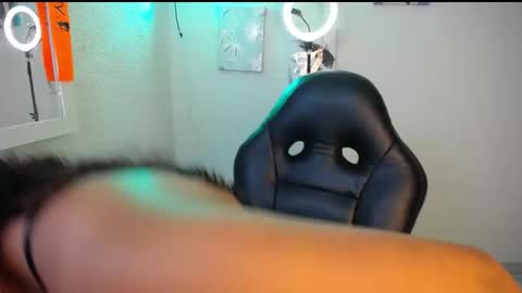 Snapshot of warisgoddes chatting on April 2026 12:28:01 AM EMILY online show from April 2026 12:28:01 AM