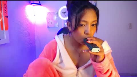 Snapshot of warisgoddes chatting on April 2026 07:52:01 AM EMILY online show from April 2026 07:52:01 AM