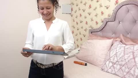 Snapshot of watson_crystal00 chatting on March 2026 01:16:02 PM Milf Latina online show from March 2026 01:16:02 PM